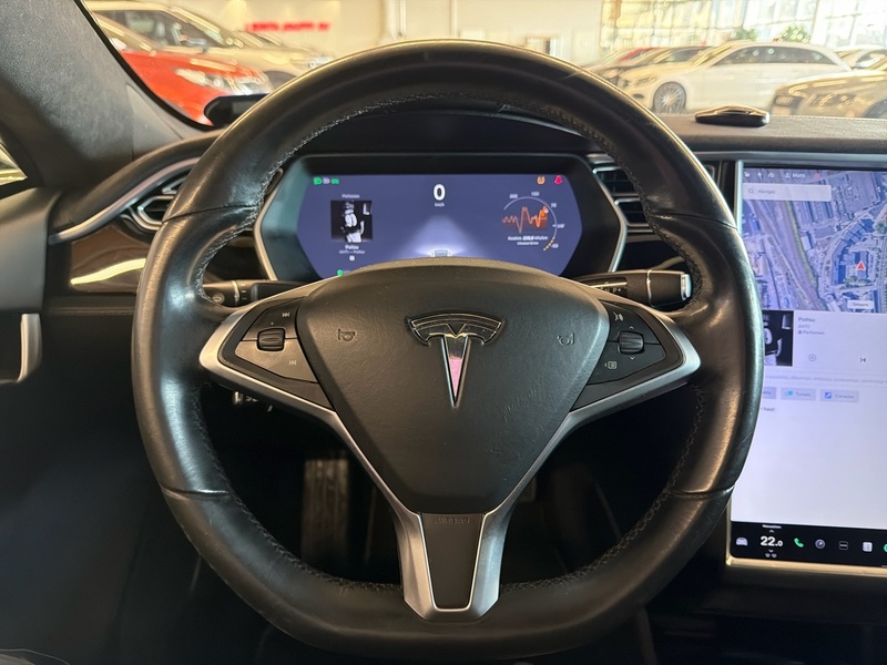 Tesla Model S vaihtoauto
