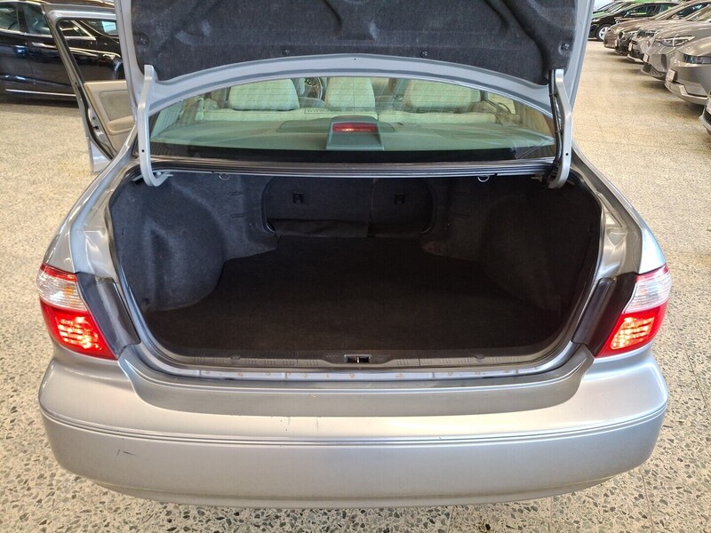 Nissan Maxima vaihtoauto