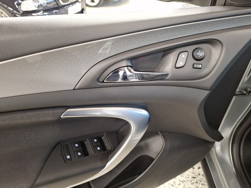 Opel Insignia vaihtoauto