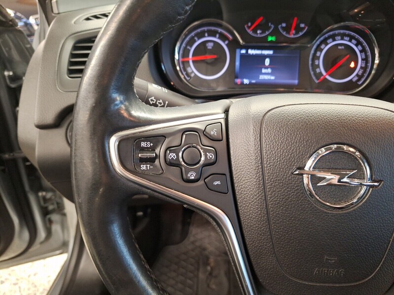 Opel Insignia vaihtoauto