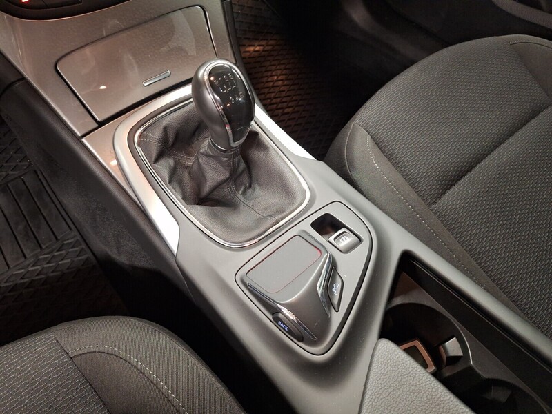 Opel Insignia vaihtoauto