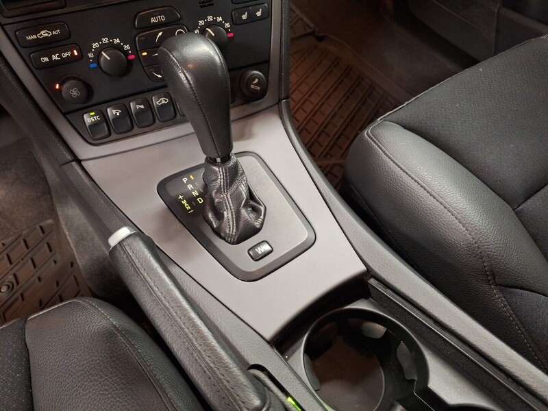 Volvo V70 vaihtoauto