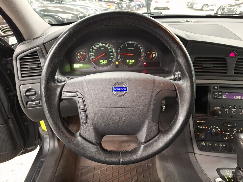 Volvo V70 vaihtoauto