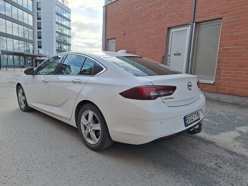 Opel Insignia vaihtoauto