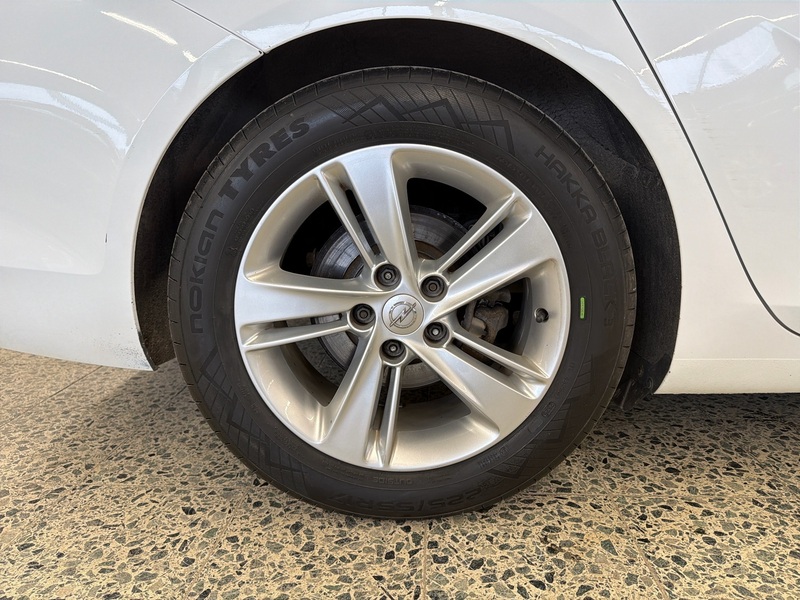 Opel Insignia vaihtoauto