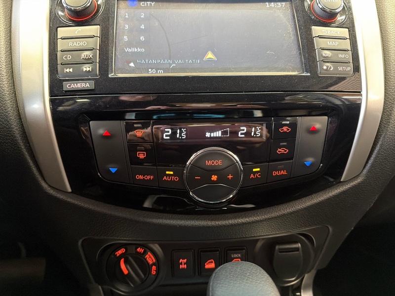 Nissan Navara vaihtoauto