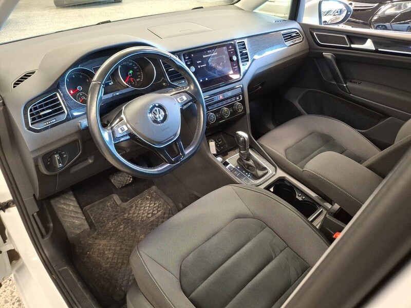 Volkswagen Golf Sportsvan vaihtoauto