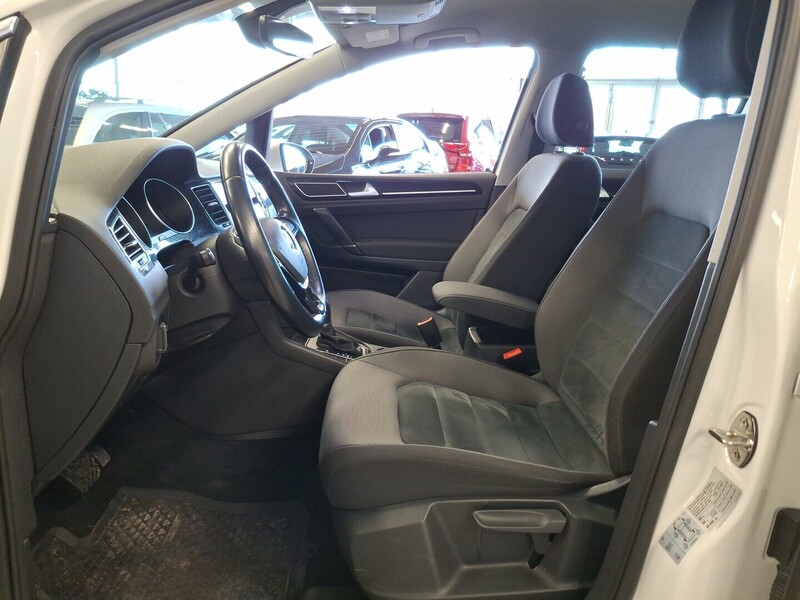 Volkswagen Golf Sportsvan vaihtoauto