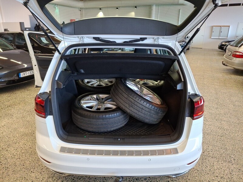 Volkswagen Golf Sportsvan vaihtoauto