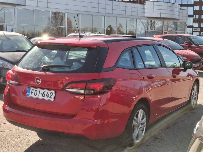 Opel Astra vaihtoauto