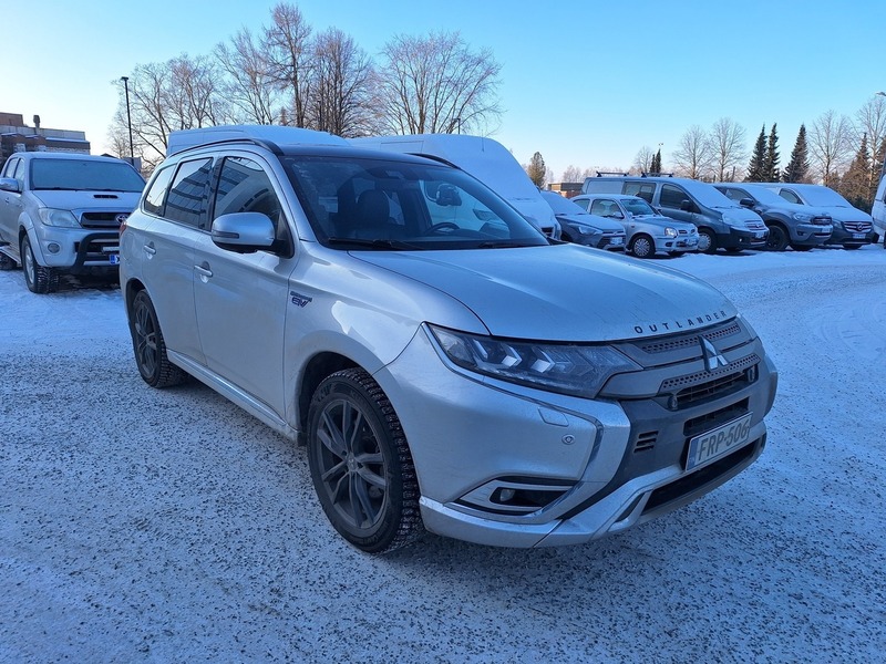Mitsubishi Outlander PHEV vaihtoauto