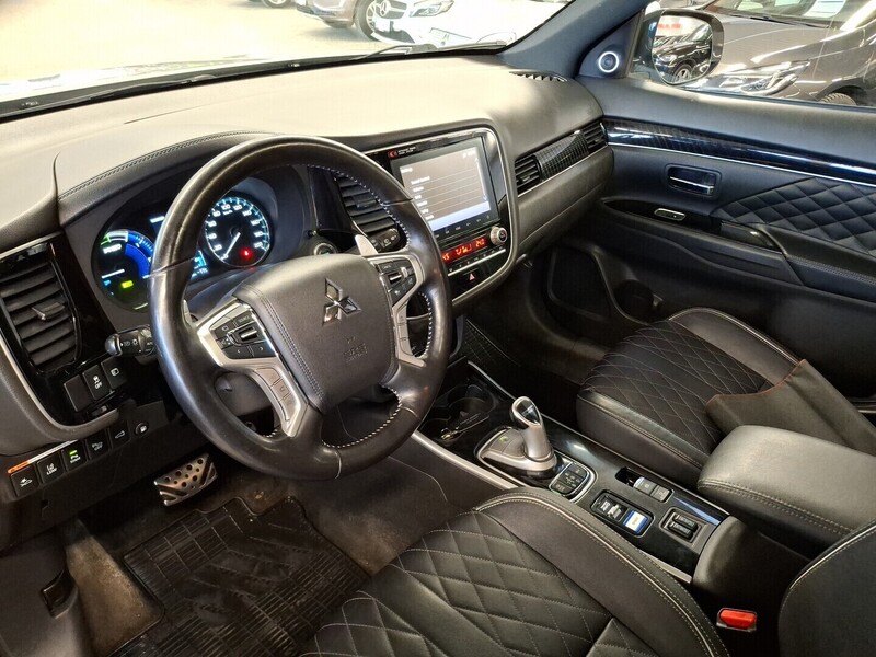 Mitsubishi Outlander PHEV vaihtoauto