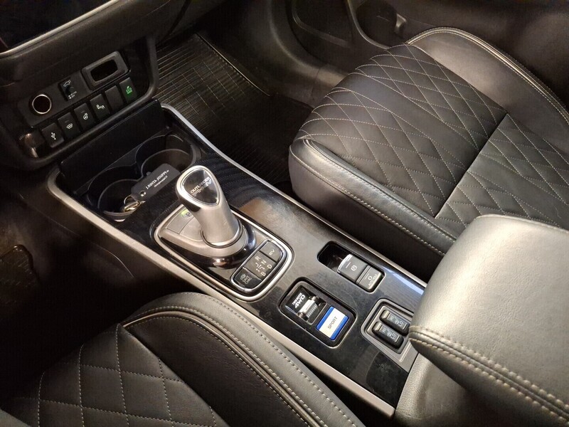 Mitsubishi Outlander PHEV vaihtoauto