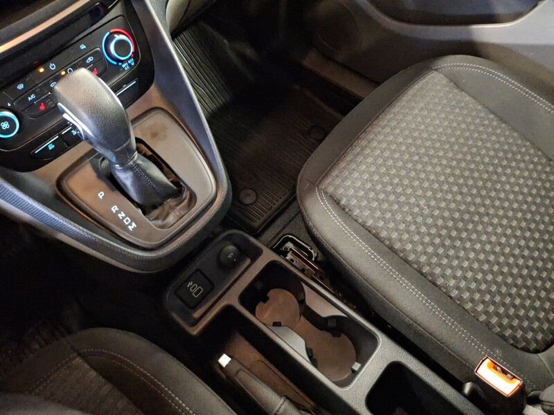 Ford Transit Connect vaihtoauto