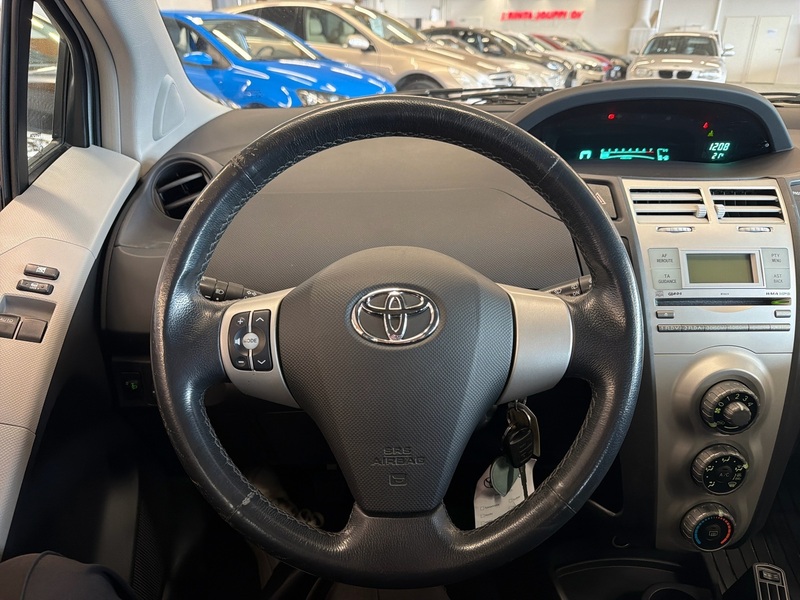Toyota Yaris vaihtoauto