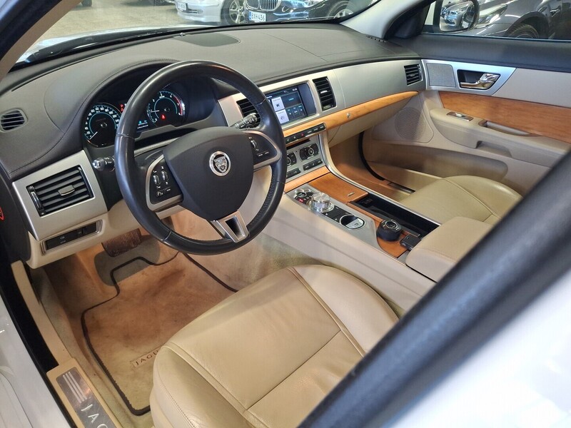 Jaguar XF vaihtoauto