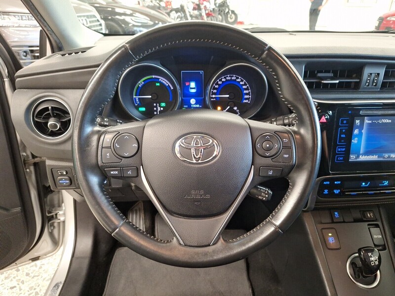 Toyota Auris vaihtoauto