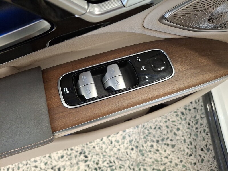 Mercedes-Benz EQS vaihtoauto