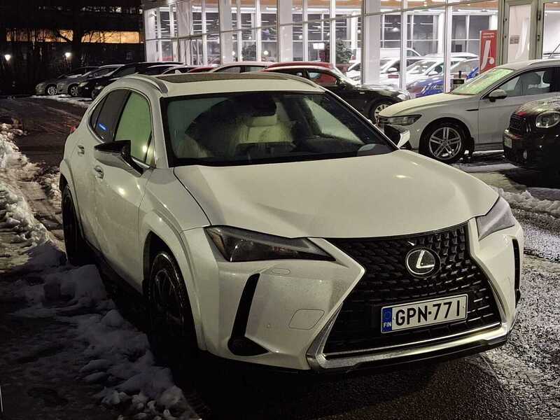 Lexus UX vaihtoauto