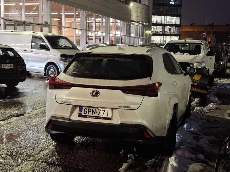 Lexus UX vaihtoauto