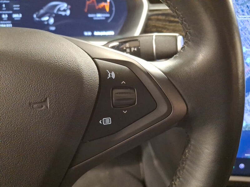 Tesla Model S vaihtoauto