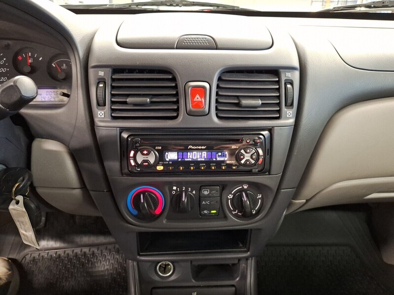 Nissan Almera vaihtoauto