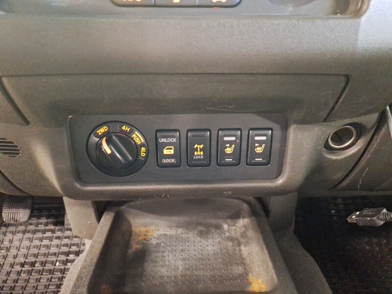 Nissan Navara vaihtoauto