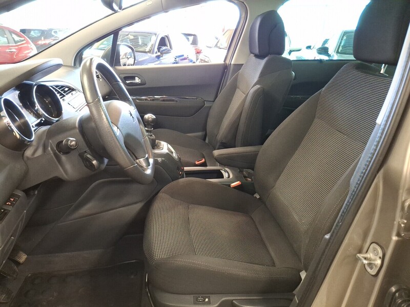 Peugeot 5008 vaihtoauto