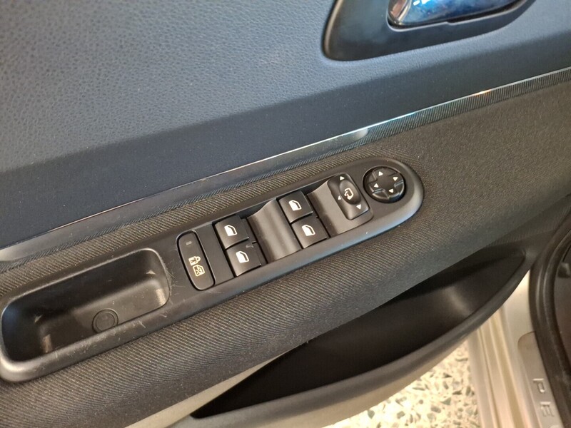 Peugeot 5008 vaihtoauto