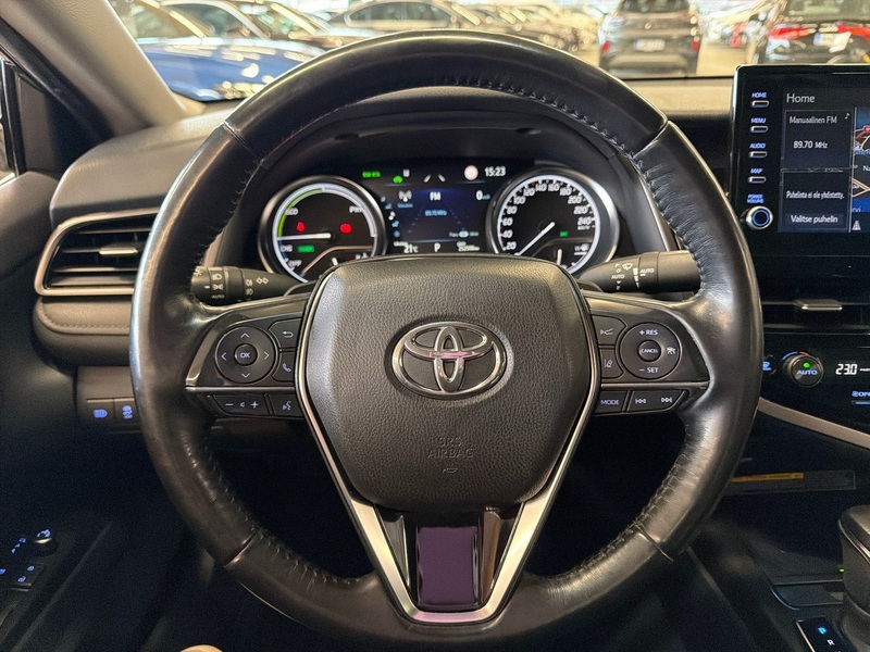 Toyota Camry vaihtoauto