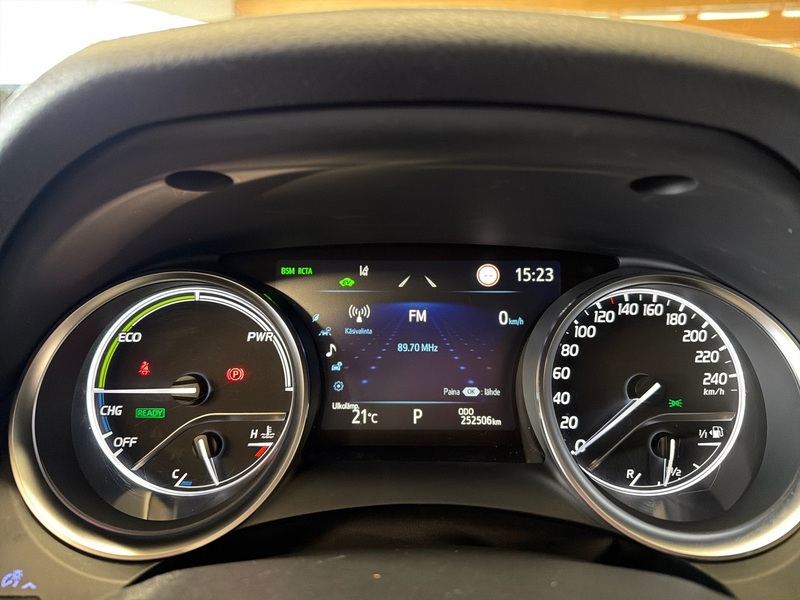 Toyota Camry vaihtoauto