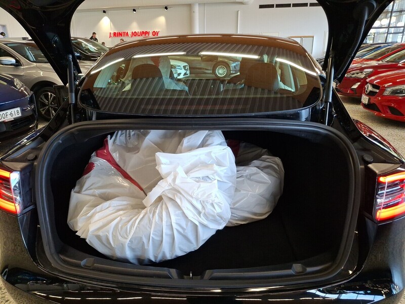 Tesla Model 3 vaihtoauto