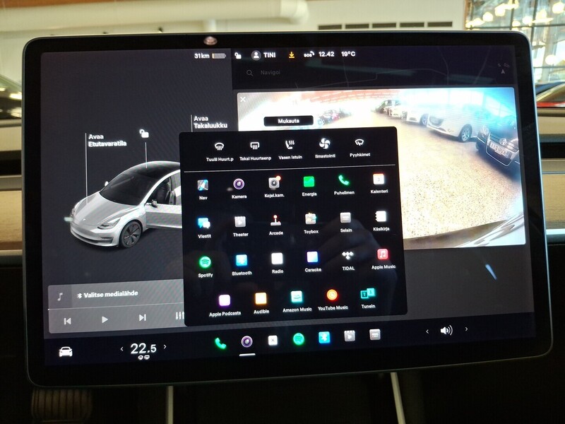 Tesla Model 3 vaihtoauto