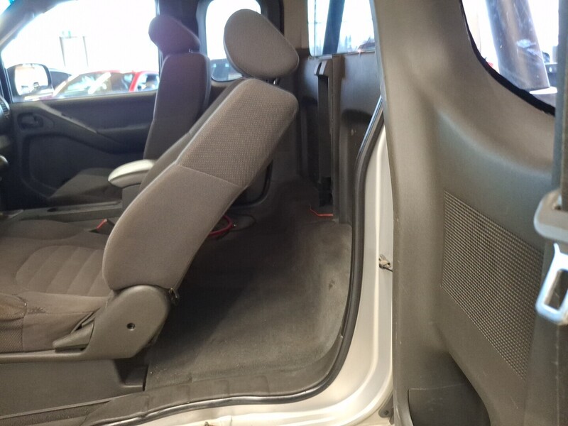 Nissan Navara vaihtoauto