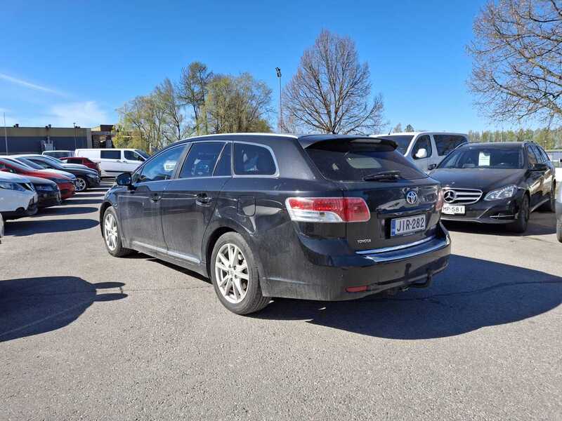 Toyota Avensis vaihtoauto
