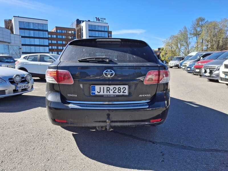 Toyota Avensis vaihtoauto