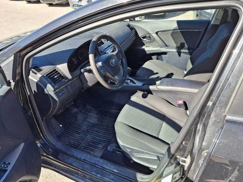 Toyota Avensis vaihtoauto