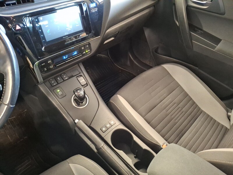 Toyota Auris vaihtoauto