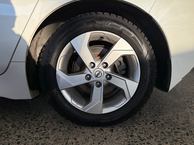 Nissan Leaf vaihtoauto