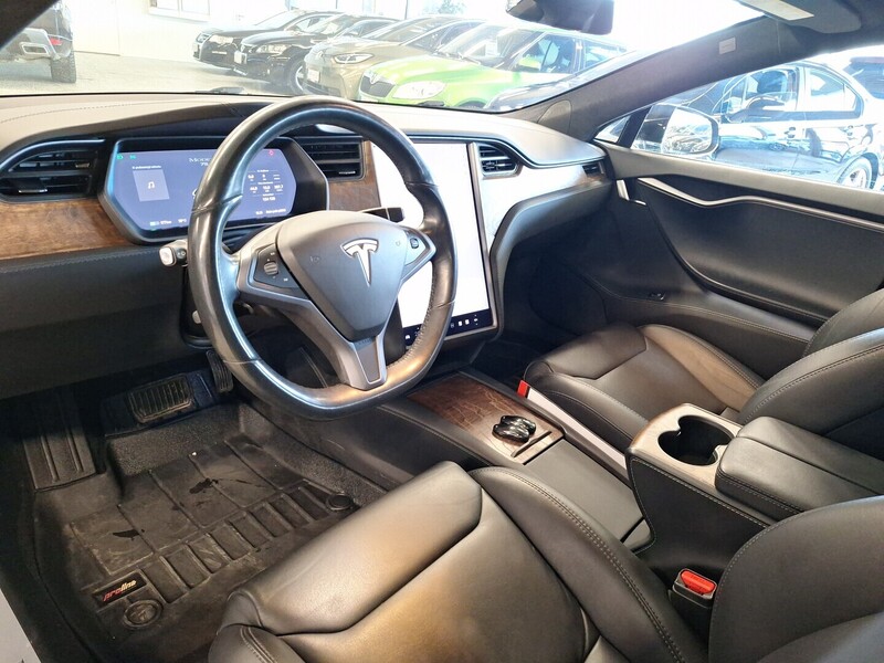 Tesla Model S vaihtoauto