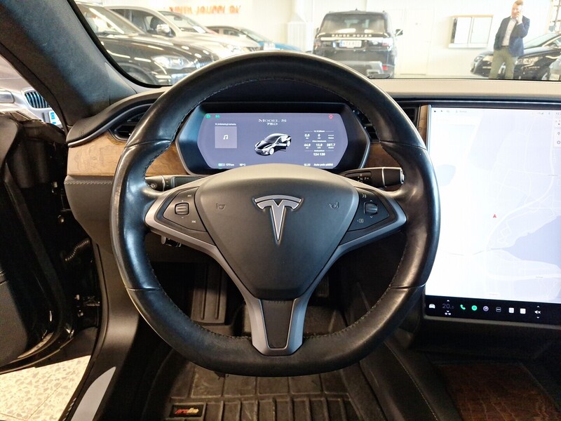 Tesla Model S vaihtoauto