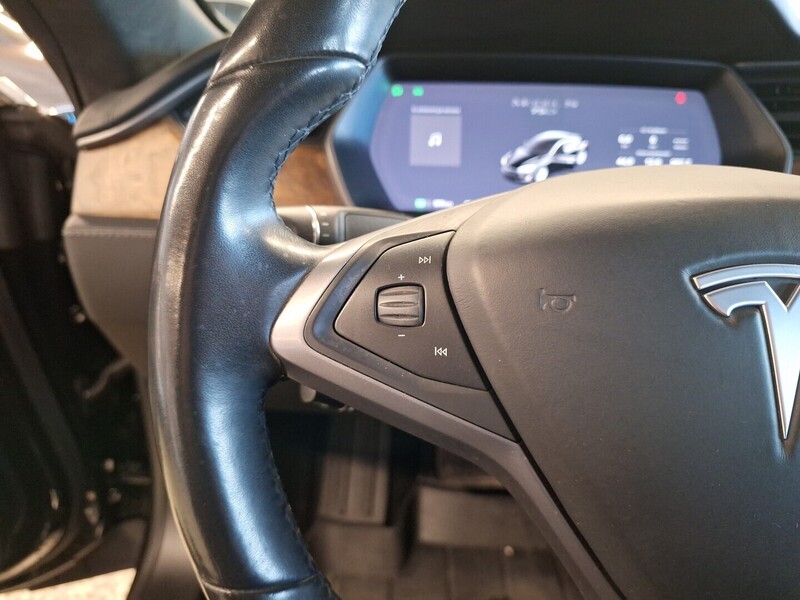 Tesla Model S vaihtoauto