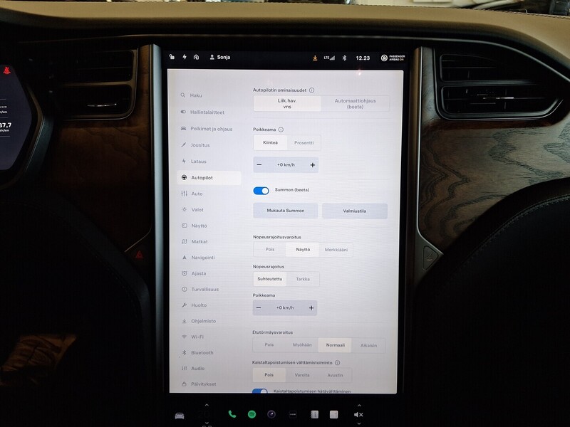 Tesla Model S vaihtoauto