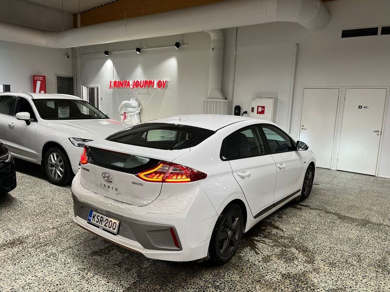 Hyundai IONIQ electric vaihtoauto