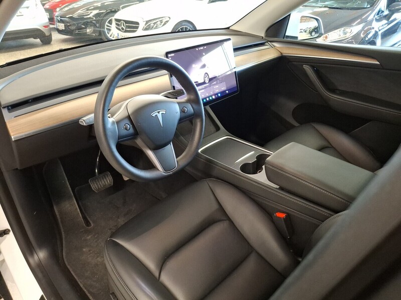Tesla Model Y vaihtoauto
