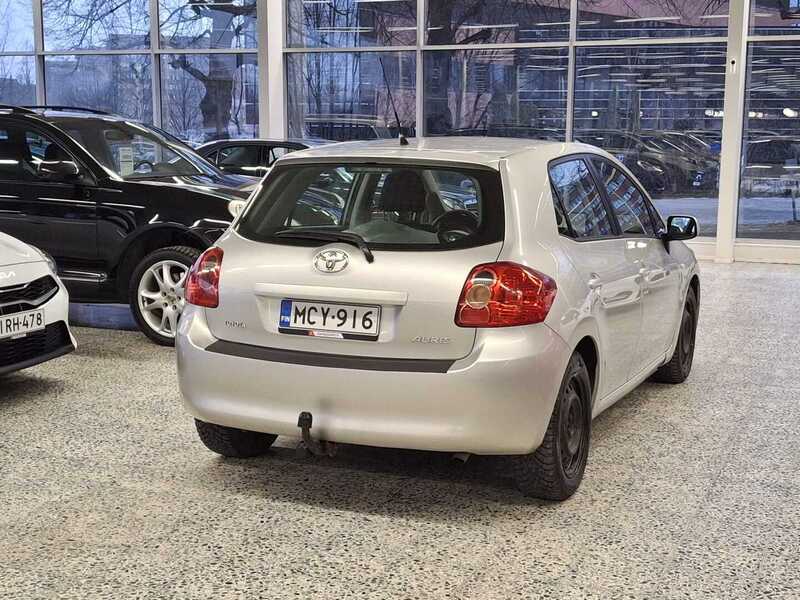 Toyota Auris vaihtoauto