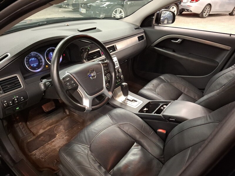 Volvo V70 vaihtoauto