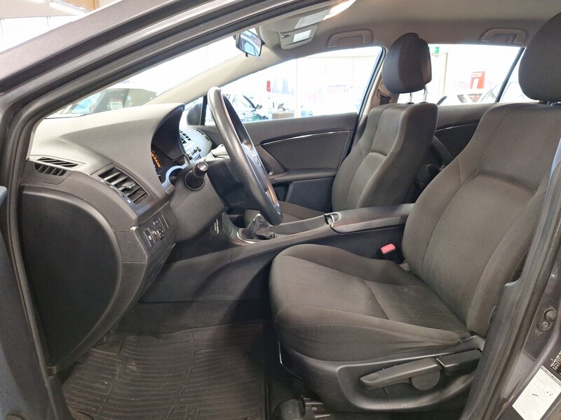 Toyota Avensis vaihtoauto