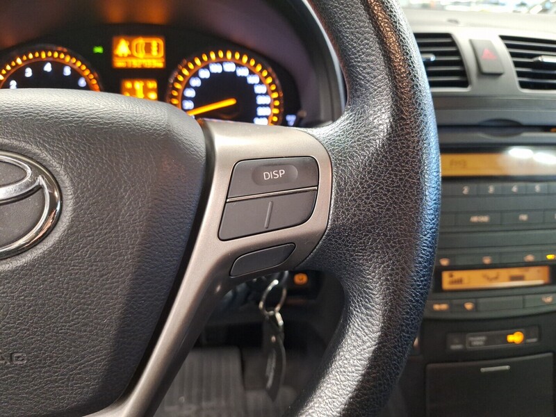 Toyota Avensis vaihtoauto