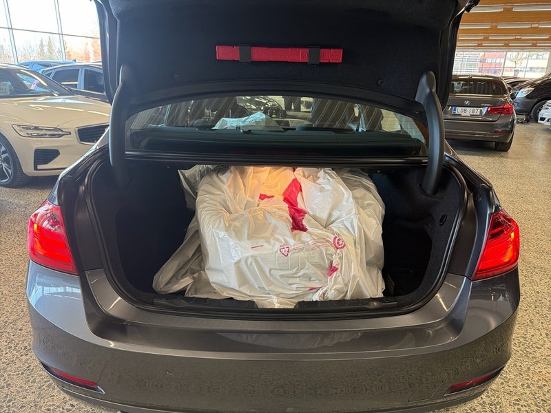 BMW 320 vaihtoauto